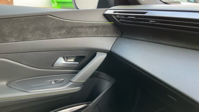 Peugeot 308 1.2 Hybrid 145 GT 5dr e-DSC6 Petrol Hatchback - Image 23